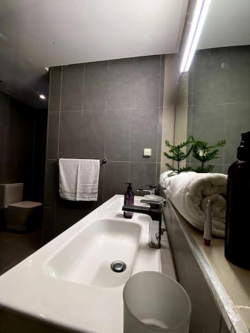 Luxurious Golf & Sea View Beach Apartment With Pool Access - Tamourrit, Taghazout Bay Eksteriør bilde